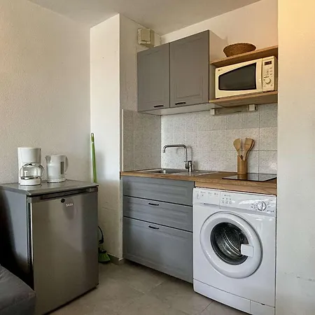 A 400m De La Avec Piscines, Parking Prive Et Loggia - - Fr-1-225-768 Apartment